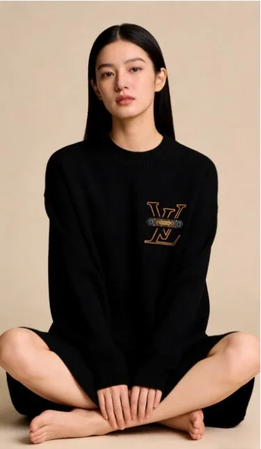 Louis Vuitton/Louis Vuitton chest old pattern leather crew neck sweater